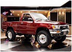 Toyota Hilux "trùm mền" 30 năm, hơn 1 tỷ đồng tại Mỹ