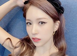 Mina (Twice) ngày càng sexy, liên tục khoe vai khoe ngực