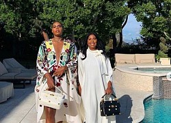 "Sao" đồng tính EJ Johnson điệu đà ra biển