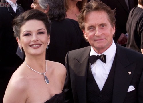 Vợ chồng Michael Douglas vẫn mặn nồng sau 20 năm kết hôn