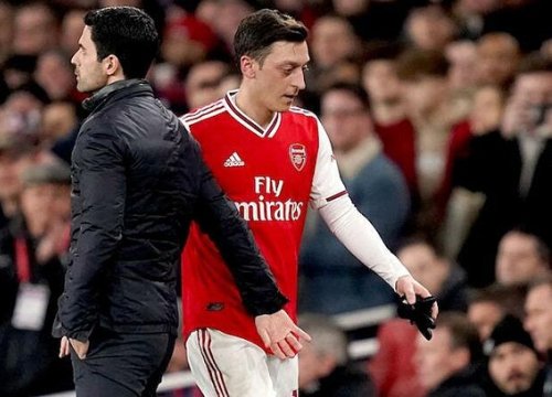 Arteta 'bật đèn xanh' để Ozil ra đi