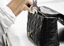 Dior Caro chiếc túi xách thắp sáng phong cách cho các quý cô hiện đại