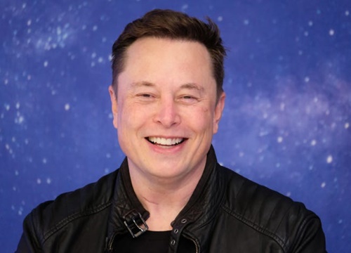 Elon Musk trả lời ngắn gọn khi hay tin "trở thành người giàu nhất thế giới"