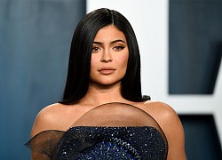 Kylie Jenner bị chỉ trích vì bán nước rửa tay