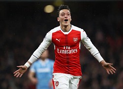 Mesut Ozil kiếm được bao nhiêu tiền nếu "chày cối" ở lại Arsenal?