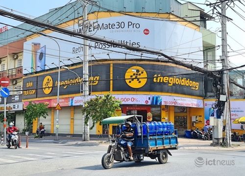 Một năm 'vô tiền khoáng hậu' của bán lẻ di động Việt Nam