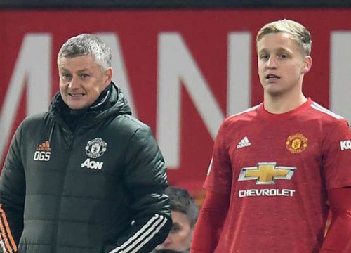 "Van De Beek nên thoát khỏi "địa ngục" Man Utd"