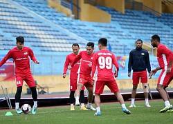 Viettel gặp khó trước Hà Nội FC: Bùi Tiến Dũng cưới vợ, Quế Ngọc Hải dưỡng thương