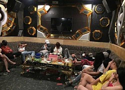 Cảnh sát đột kích quán karaoke, bắt quả tang 47 nam thanh nữ tú phê ma túy