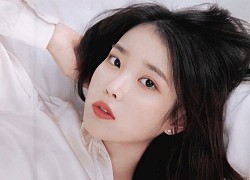 IU xứng danh 'nữ thần' GDA 2021: Thay 'liền tù tì' 4 outfit, bộ nào cũng xinh 'hết nấc', nhất là ảnh hậu trường