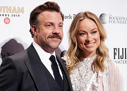 Jason Sudeikis suy sụp khi thấy bạn gái cũ yêu người kém 10 tuổi