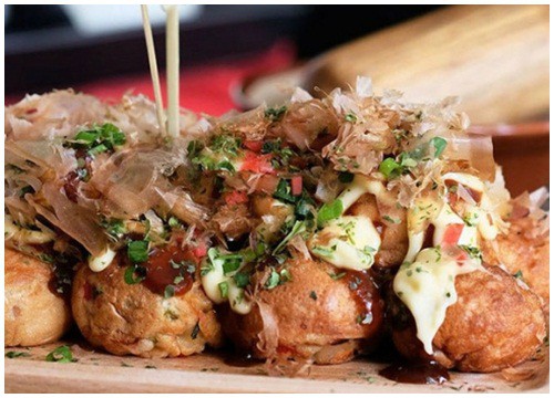 Làm bánh bạch tuộc Takoyaki của Nhật