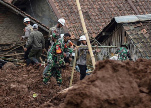 Lở đất kép tại Indonesia, 11 người chết