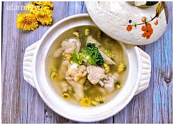 Mỗi cuối tuần tôi đều nấu canh gà hoa cúc cho cả nhà bồi bổ, vừa ấm người lại bổ dưỡng đủ đường!