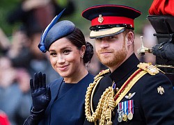 Nhà Meghan Markle nhận lời mời của Nữ hoàng Anh trở về hoàng gia trong cuộc họp mặt gia đình nhưng xấu hổ khi bị dư luận phản đối