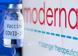 Pháp tiếp nhận những liều vaccine Moderna đầu tiên