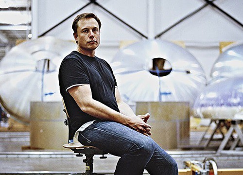 Phong cách lịch lãm của tỷ phú vừa mất ngôi giàu nhất thế giới Elon Musk