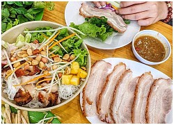 Thịt luộc cuốn bánh tráng chấm mắm tép