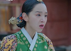 Biến cực căng: Hoàng hậu Shin Hye Sun bị tình địch dùng cung bắn chết trong preview tập 11 'Mr. Queen'