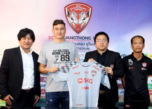 Đặng Văn Lâm vướng lùm xùm Muangthong Utd: Coi chừng... đứt tay