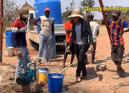 "Họ lấy tài nguyên của chúng tôi, còn Việt Nam mang ấm no hạnh phúc"