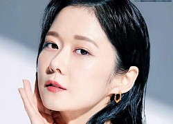 Jang Nara khoe làn da đáng mơ ước ở tuổi 40