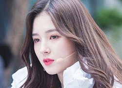 Nancy Momoland suy sụp vì ảnh 'nóng' bị phát tán