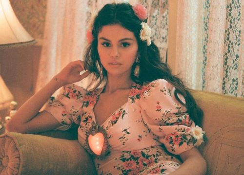 Selena Gomez bất ngờ "đánh úp" bằng hình ảnh nàng thơ mộng mơ, ngay lập tức nhận "cơn bão thả tim" từ netizen