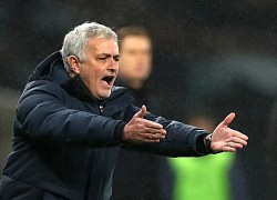 Tottenham bị Fulham cầm chân, Mourinho cứng họng