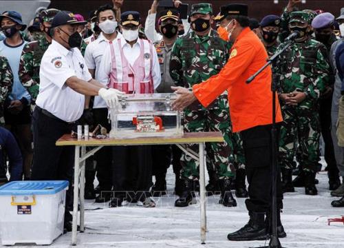 Vụ máy bay rơi tại Indonesia: Tìm thấy một số bộ phận của hộp đen thứ 2