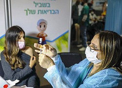 13 người Israel bị liệt mặt sau tiêm vaccine COVID