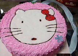 Đặt bánh gato Hello Kitty được cửa tiệm gật đầu cái rụp, khách hí hửng chờ hàng rồi mém xỉu với gương mặt &#8220;ngáo ngơ&#8221; hiện ra