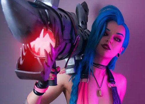 Cosplay Jinx trong LMHT, "tâm hồn" không lớn nhưng thiên hạ vẫn phải ngước nhìn bởi vẻ đẹp nổi loạn và sexy