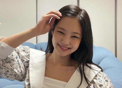 Fan Trung quá "khét" khi tặng Jennie núi quà gần 100 món hàng hiệu giá vài tỷ, đặc biệt còn có cả đồ local brand Việt