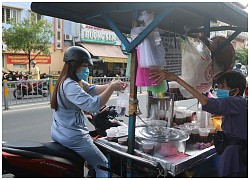 Gánh chè 25 năm 'không một tiếng nói nào' của cụ bà U.70 giữa lòng Sài Gòn