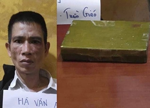 Giấu 2 bánh heroin trong áo khoác mang ra Hà Nội bán