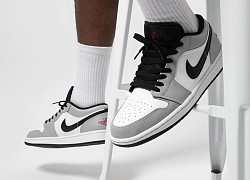 Nhiều bạn trẻ Hà Nội xếp hàng qua đêm để mua giày Air Jordan 1