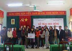 Quảng Trị: Trao học bổng tiếp sức cho học sinh vùng lũ Hướng Hóa