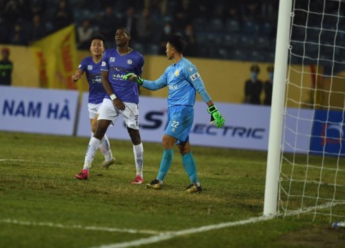 "Vận đen" kỳ lạ đeo bám Hà Nội FC suốt 3 mùa giải V-League