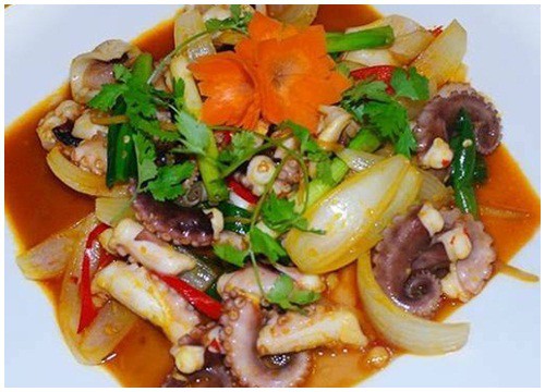 Cách làm bạch tuộc xào chua cay ngon tuyệt