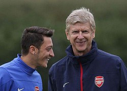 HLV Wenger mỉa mai Arsenal vì ruồng bỏ 'tài năng hiếm có' Ozil