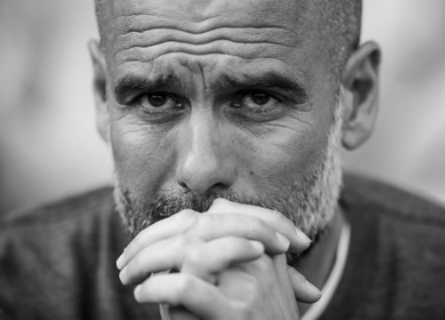 Man City trở lại trong sự cô đơn của Pep Guardiola