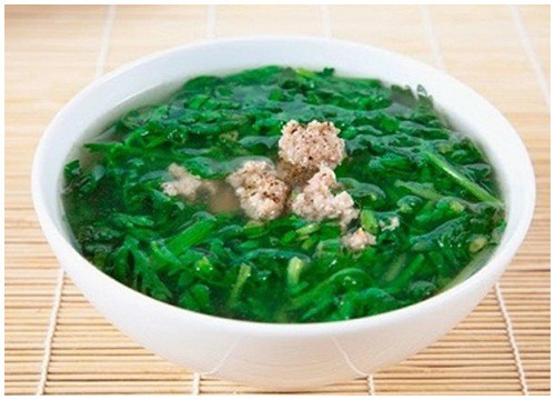 Nấu canh cải cúc với thịt phải có thêm thứ này mới ngon tuyệt cú mèo