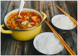 Nấu canh kim chi thịt gà hấp dẫn cho ngày Tết