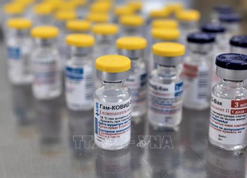 Nga thông báo vaccine thứ hai đạt hiệu quả tuyệt đối