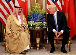 Trump tặng huân chương cho Vua Bahrain