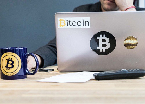 Bitcoin lao dốc thảm, đây là từ khóa mà người chơi coin đổ xô tìm kiếm trên Google để tìm ra nguyên nhân