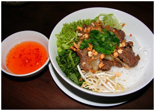 Bún thịt bò xào lạ miệng