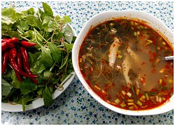 Canh cá cơm lá me đất