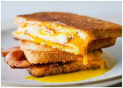 Học làm sandwich phô mai nhanh gọn bằng lò vi sóng